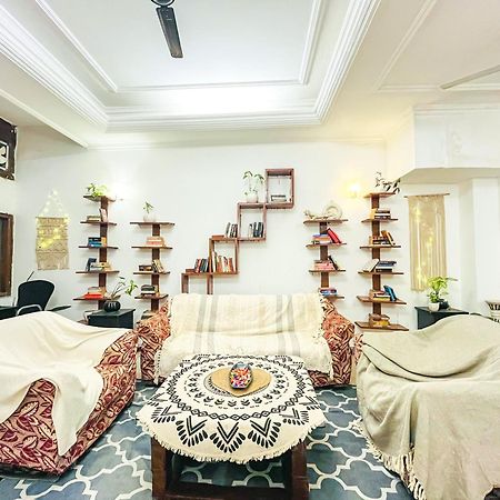 Atharva'S Homestay By Goaround Homes - Nehru Enclave Metro, South Delhi ニューデリー エクステリア 写真