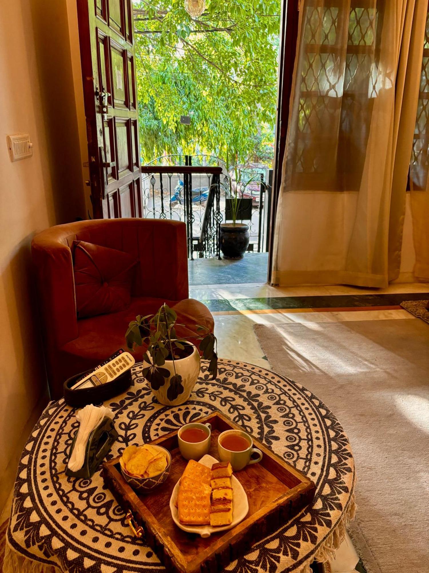 Atharva'S Homestay By Goaround Homes - Nehru Enclave Metro, South Delhi ニューデリー エクステリア 写真