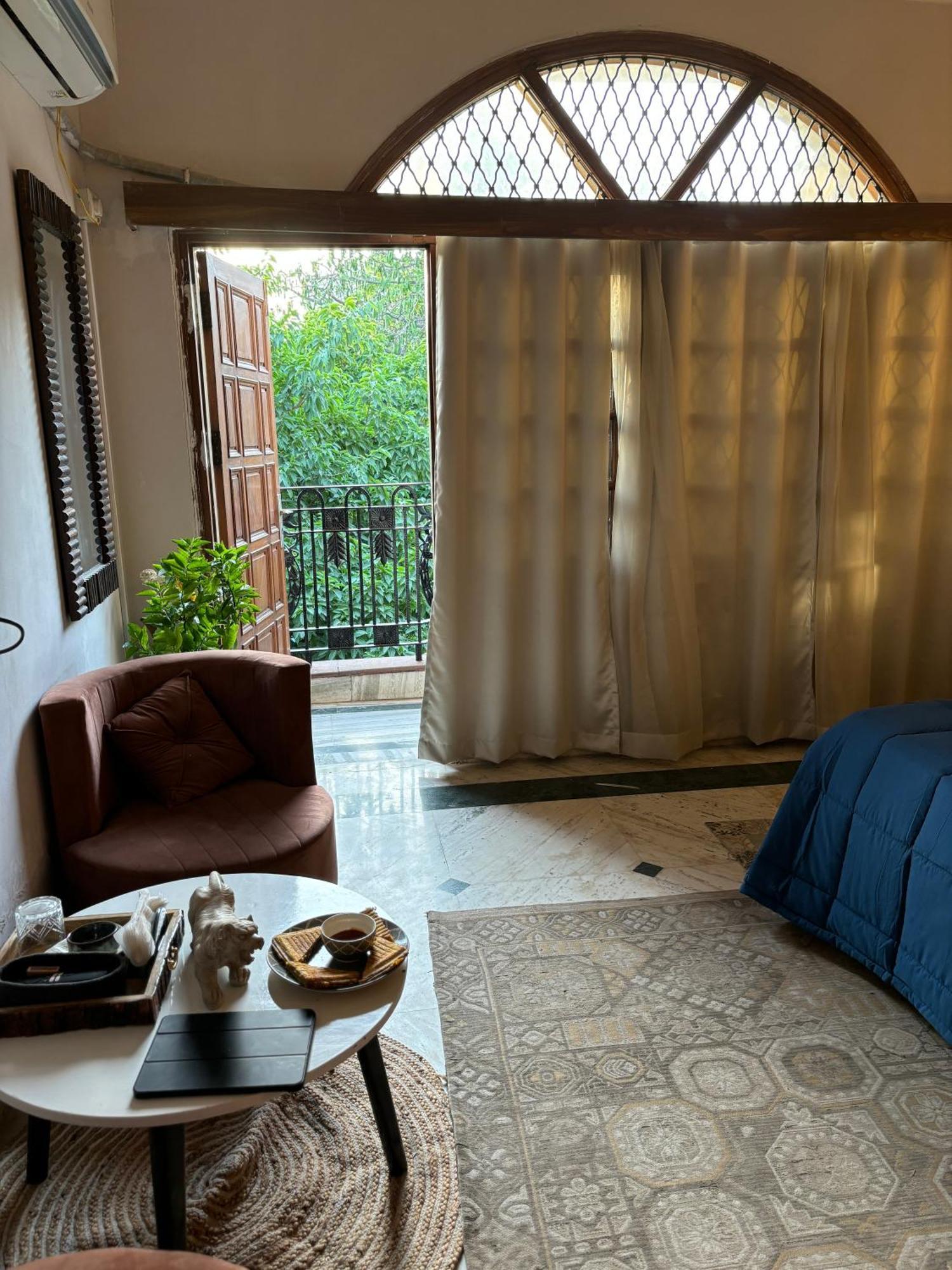 Atharva'S Homestay By Goaround Homes - Nehru Enclave Metro, South Delhi ニューデリー エクステリア 写真