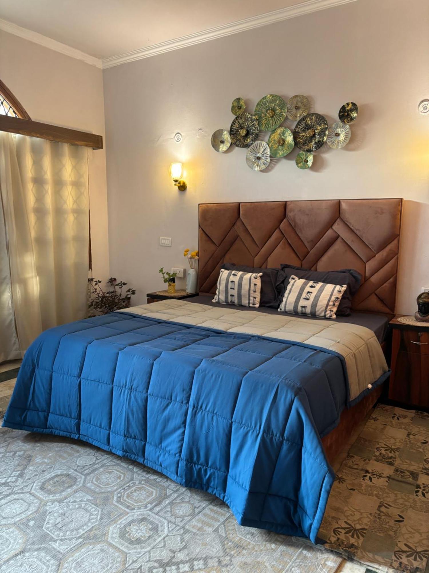 Atharva'S Homestay By Goaround Homes - Nehru Enclave Metro, South Delhi ニューデリー エクステリア 写真