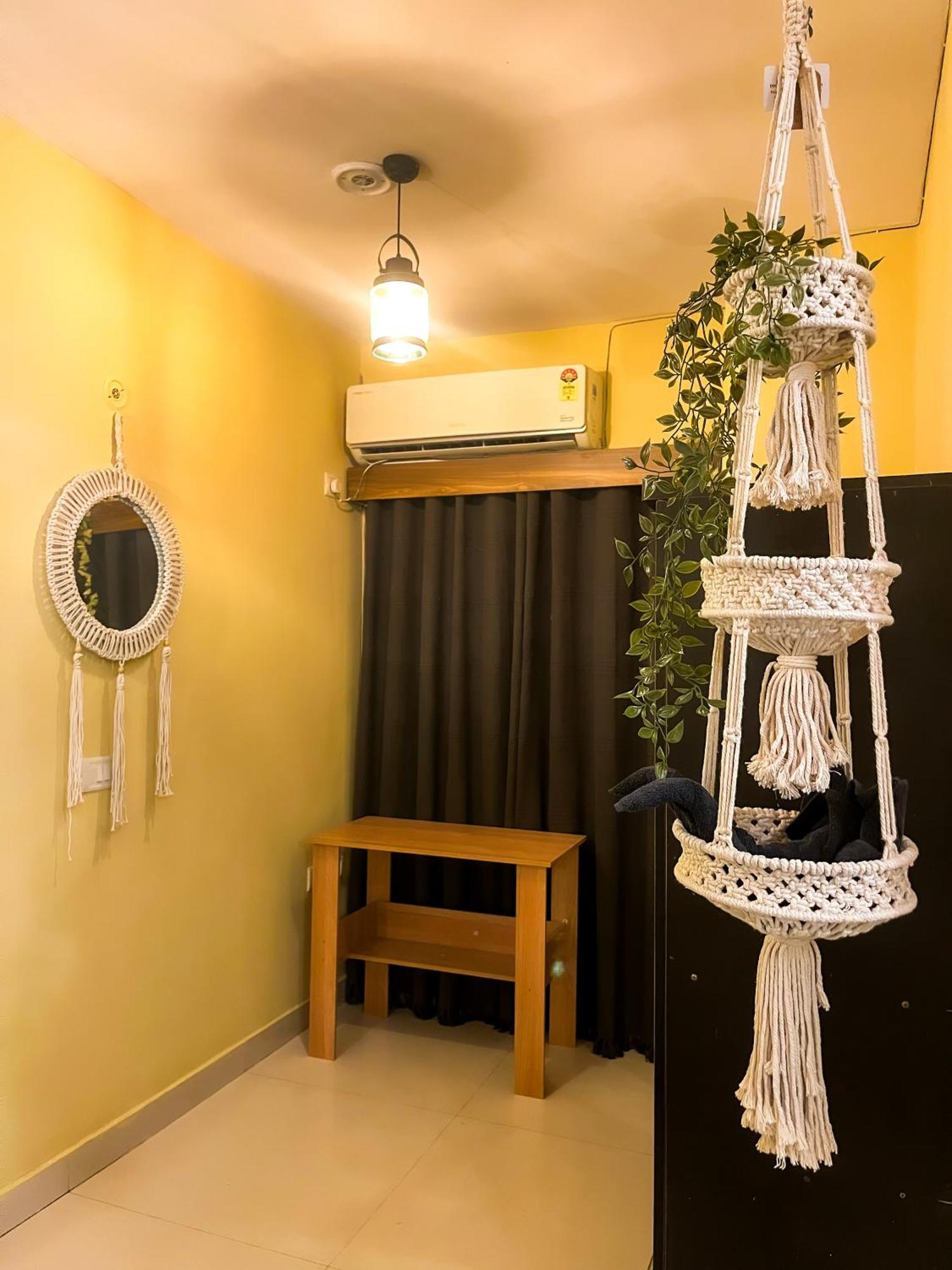 Atharva'S Homestay By Goaround Homes - Nehru Enclave Metro, South Delhi ニューデリー エクステリア 写真