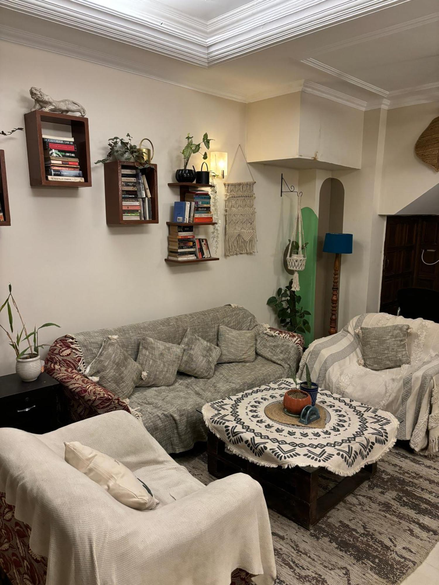 Atharva'S Homestay By Goaround Homes - Nehru Enclave Metro, South Delhi ニューデリー エクステリア 写真