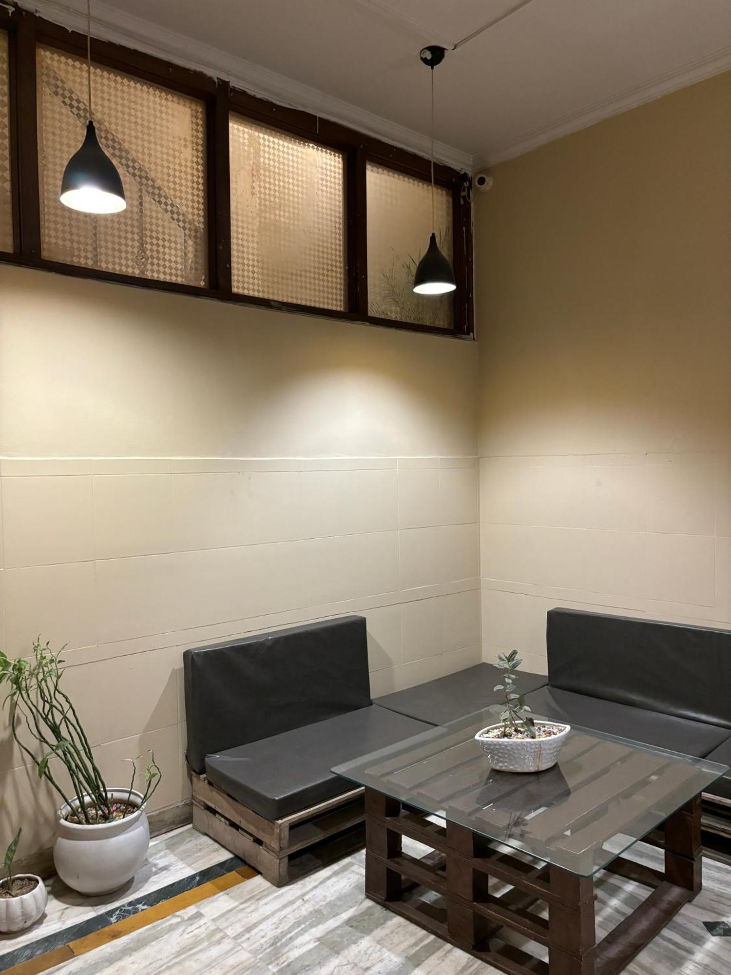 Atharva'S Homestay By Goaround Homes - Nehru Enclave Metro, South Delhi ニューデリー エクステリア 写真