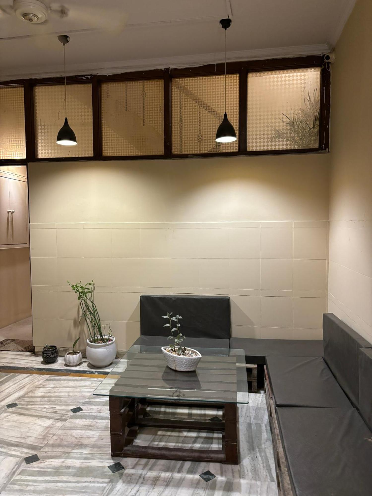 Atharva'S Homestay By Goaround Homes - Nehru Enclave Metro, South Delhi ニューデリー エクステリア 写真