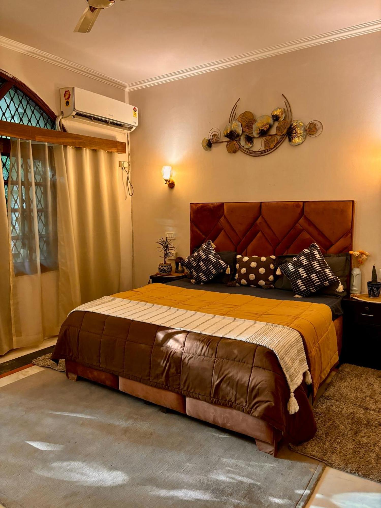 Atharva'S Homestay By Goaround Homes - Nehru Enclave Metro, South Delhi ニューデリー エクステリア 写真