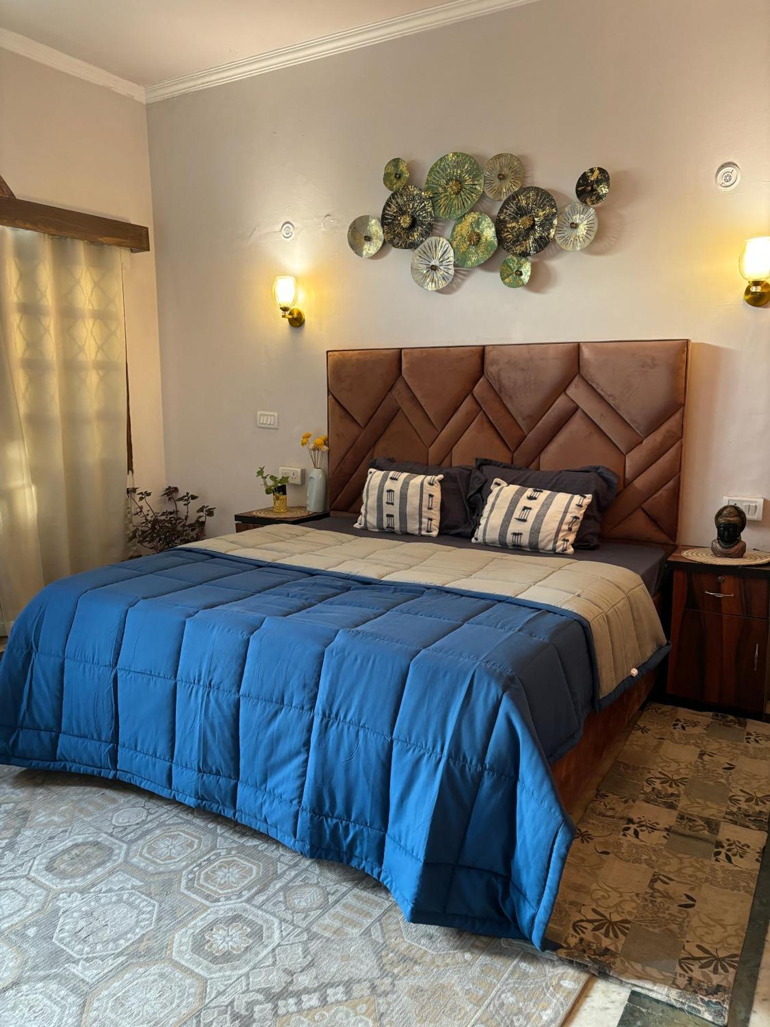 Atharva'S Homestay By Goaround Homes - Nehru Enclave Metro, South Delhi ニューデリー エクステリア 写真