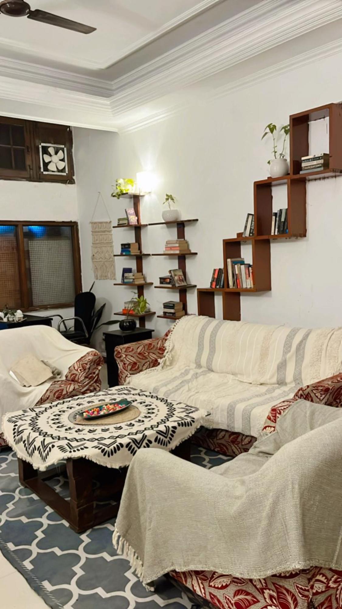 Atharva'S Homestay By Goaround Homes - Nehru Enclave Metro, South Delhi ニューデリー エクステリア 写真