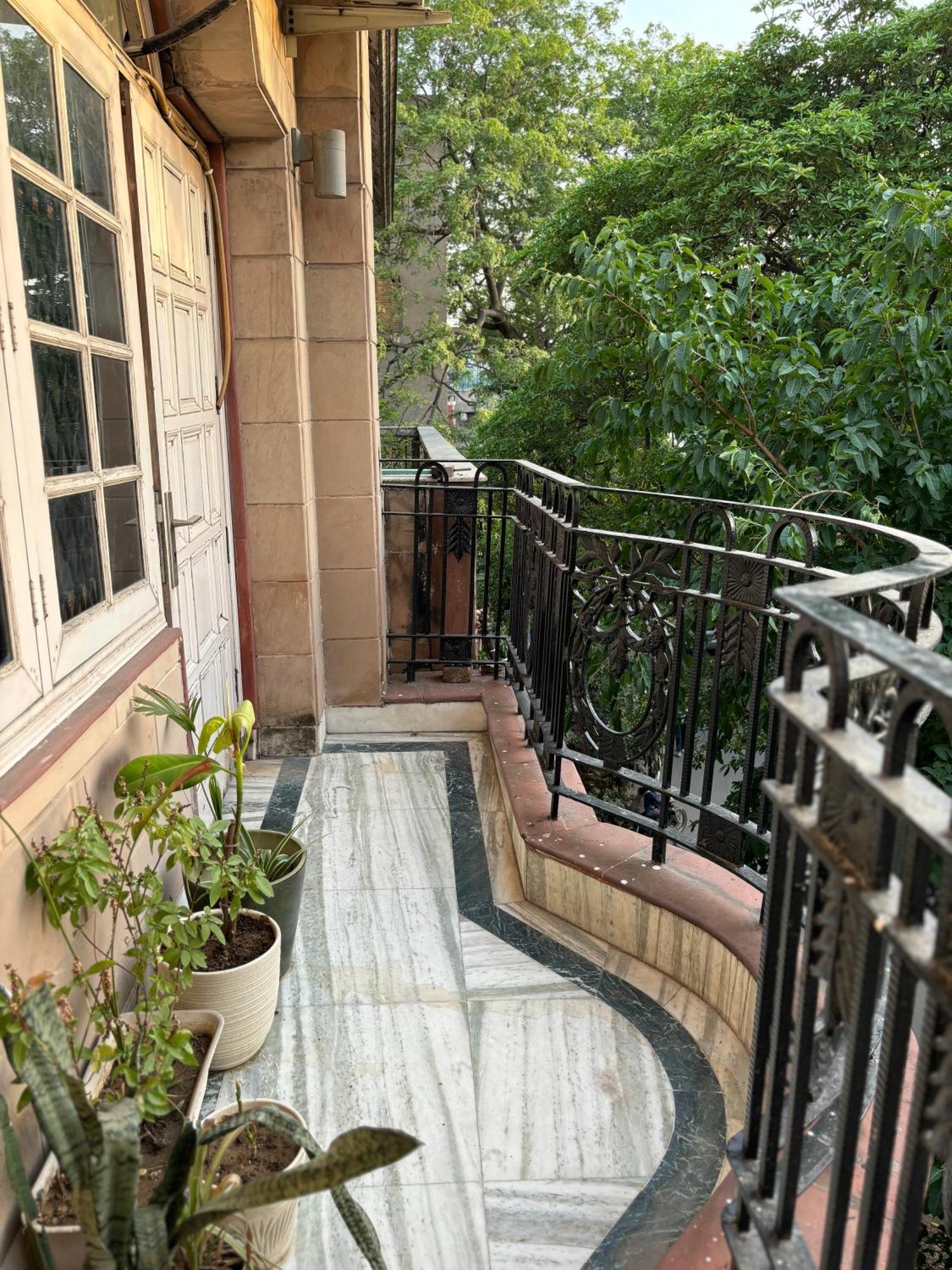 Atharva'S Homestay By Goaround Homes - Nehru Enclave Metro, South Delhi ニューデリー エクステリア 写真